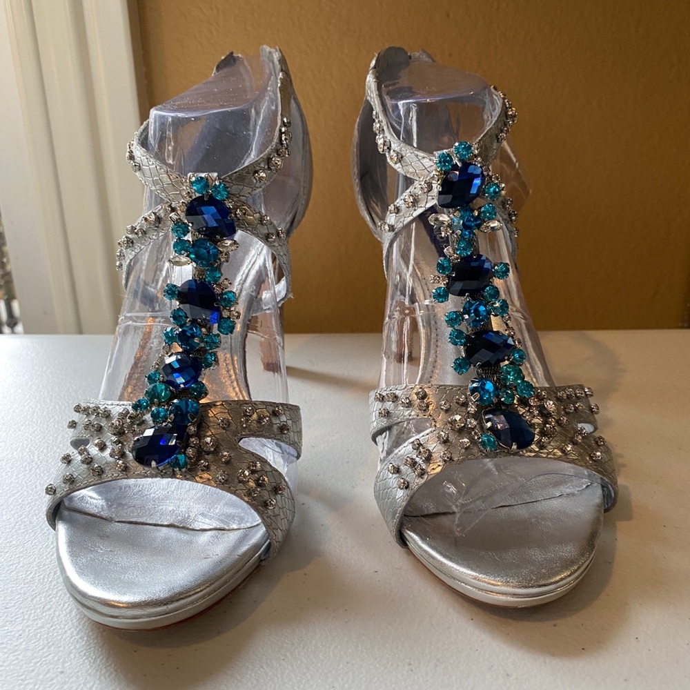 Antonio Melani Sandal, like new, worn a couple x’s